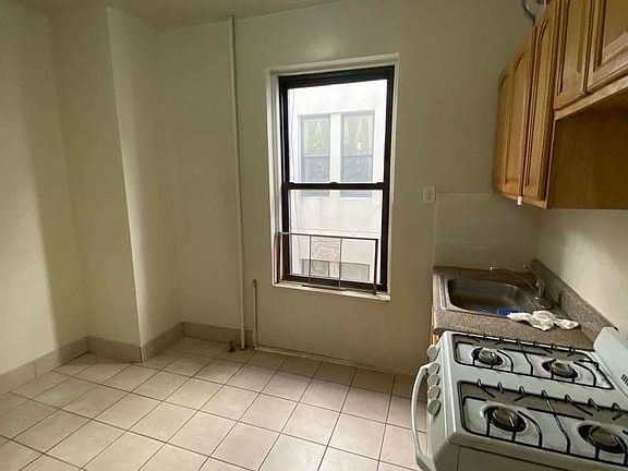 4th image of 30-19 34th St #C2