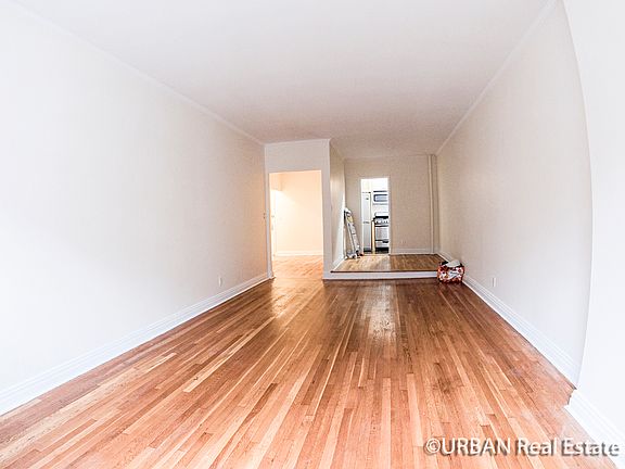 4th image of 17 E 67th St APT 4B