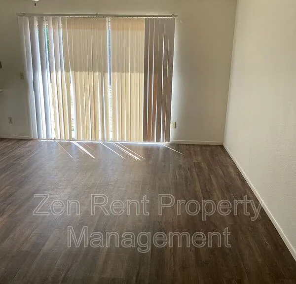 5233 W Altadena Ave — Photo 5