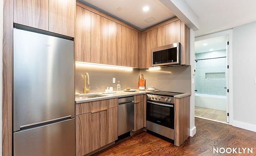 1st image of 31-61 Vernon Blvd #7D