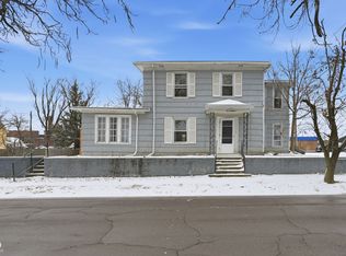 219 W Kickapoo St, Hartford City, IN 47348