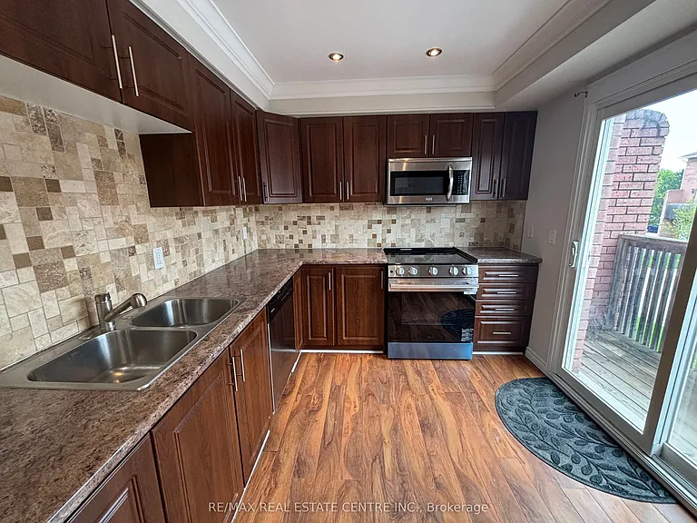 29 Heritage Dr #9 — Photo 9