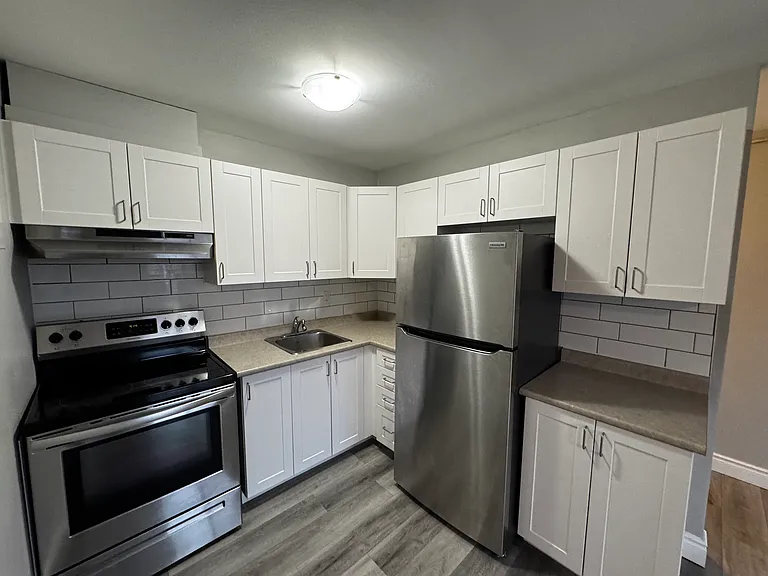 385 Division St #201 — Photo 5