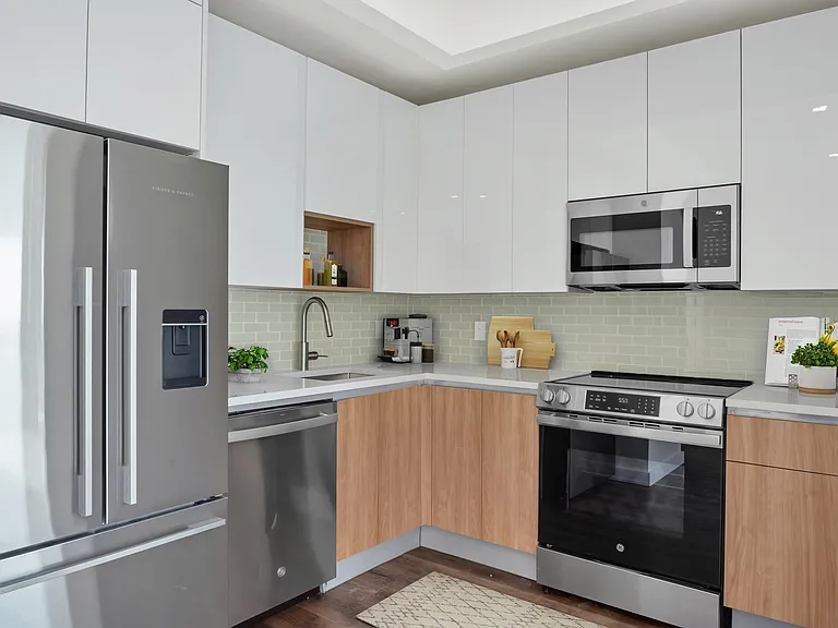 563 W 170th St #8A — Photo 7