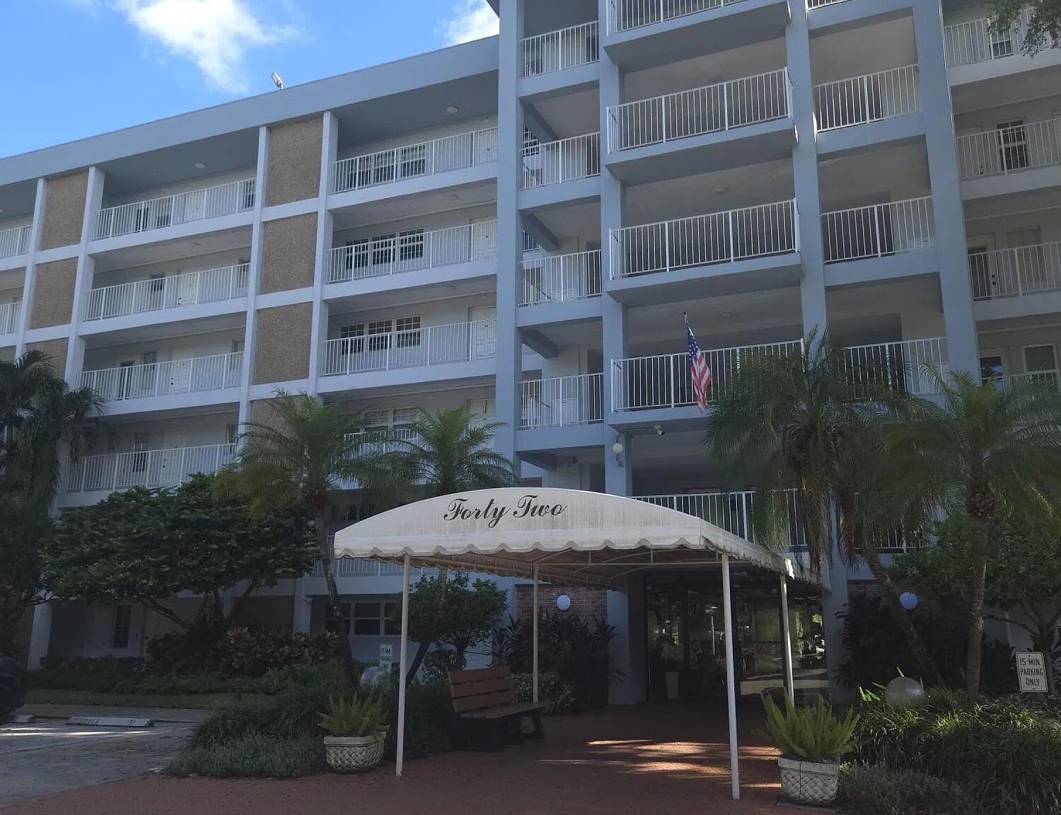 Palm Aire Building 42 — Photo 1