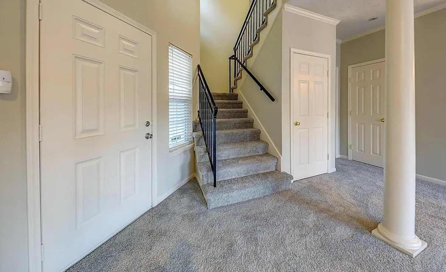 3 bed, 2.5 bath, 1673 sqft, $2,500 — Photo 2