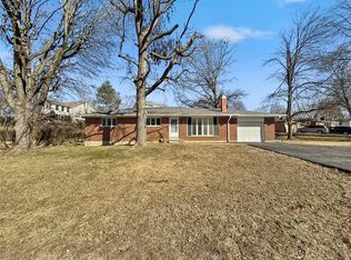 1648 Daleview Dr, Columbia, IL 62236