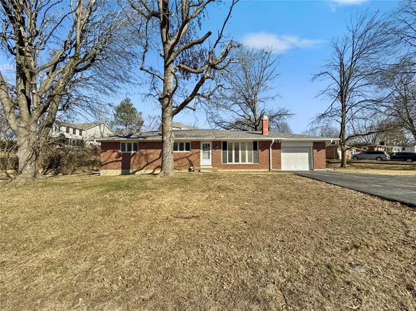 1648 Daleview Dr, Columbia, IL 62236