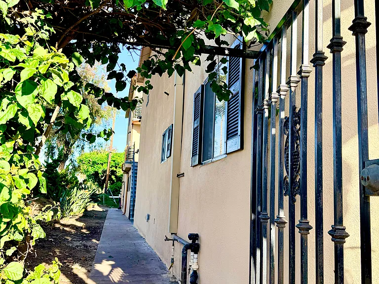 120 Roswell Ave #9 — Photo 73
