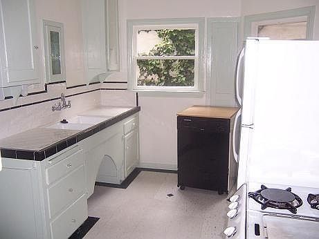 2nd image of 346 N Sierra Bonita Ave