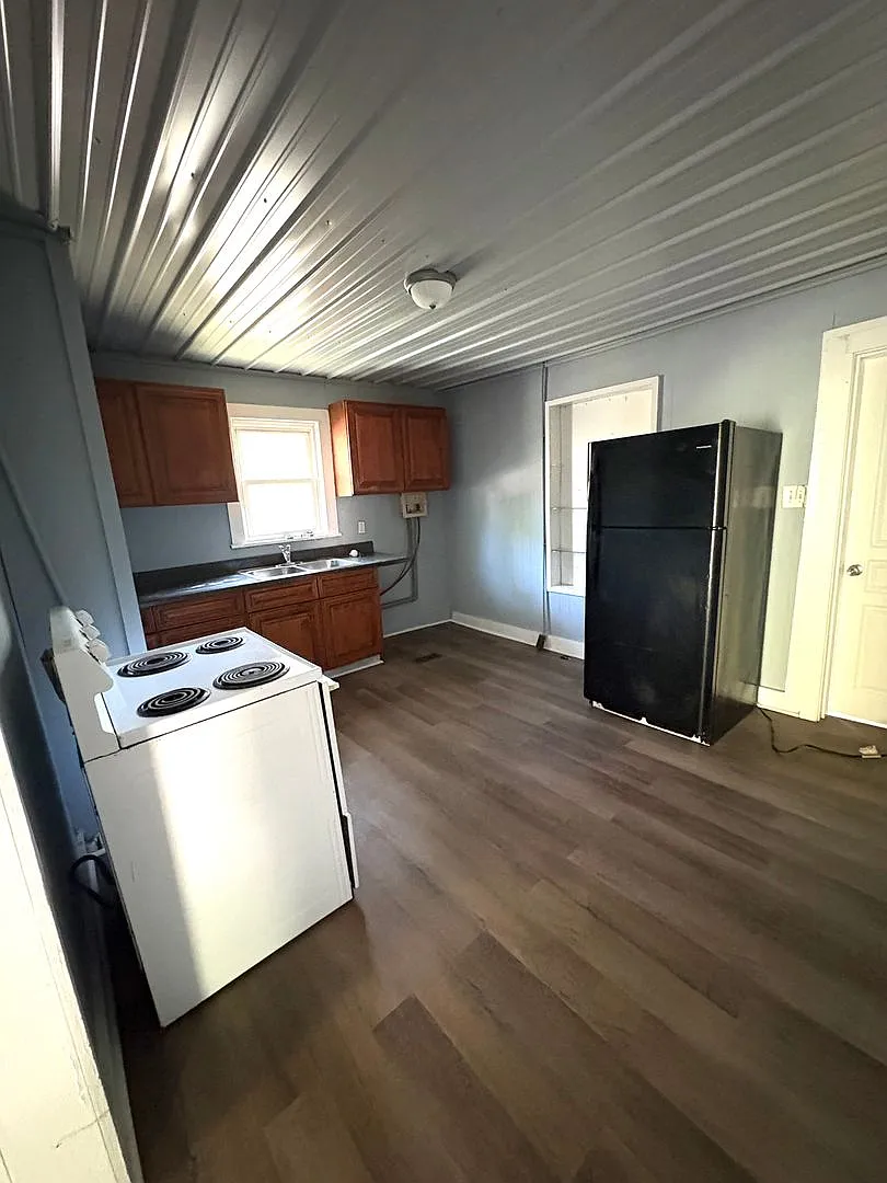 Your Next Home Awaits 2 Bed, 1.5 Bath — Photo 3