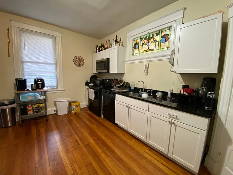 407 Warner St — Photo 5