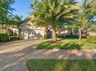 7351 Lantana Cir, Naples, FL 34119