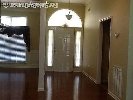 2nd image of 1106 Jones St