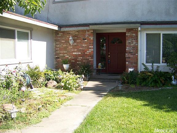 2nd image of 769 Daniels St