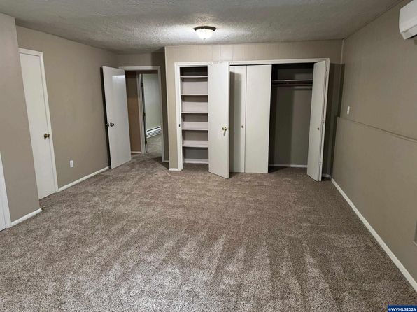 salem-oregon-2092266167 picture