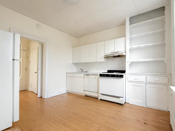 334 Hudson Street image 13 of 17