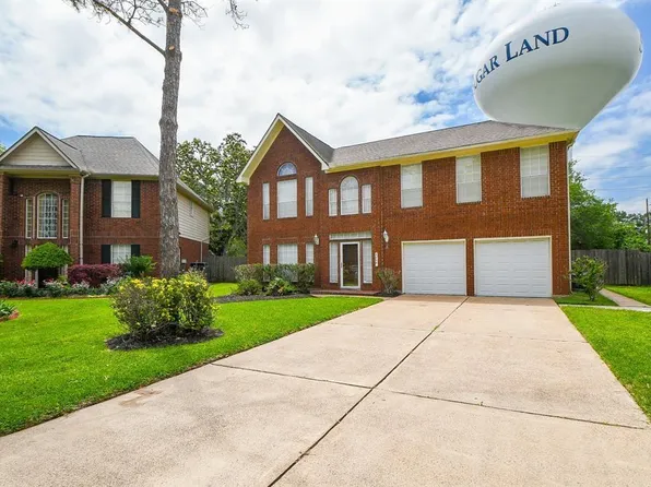 2226 Mill Creek Dr, Sugar Land, TX 77478