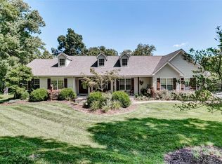 400 Eatherton Valley Rd, Chesterfield, MO 63005