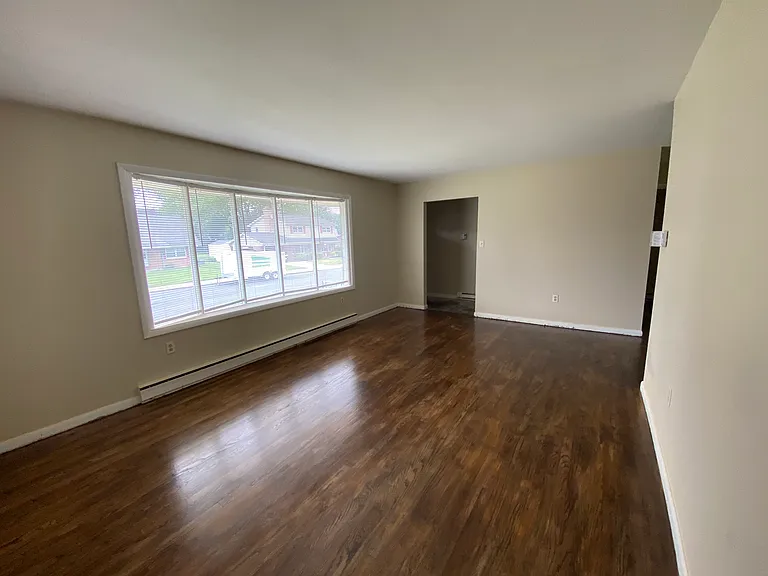 816 Gobin Dr — Photo 4