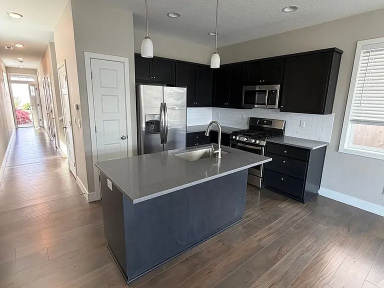 332 E Wayno Way — Photo 9