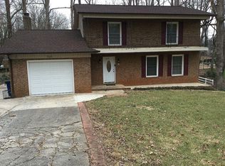 205 5th St, Conover, NC 28613