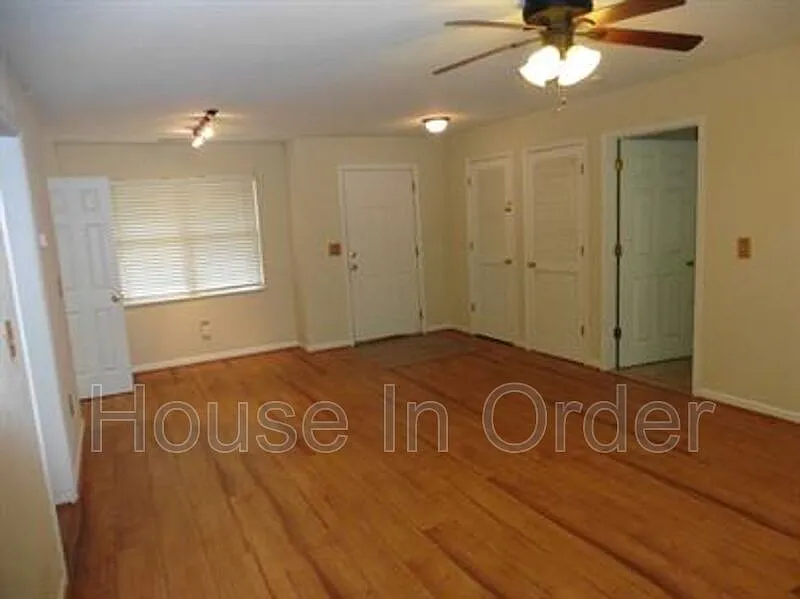 2 bed, 2.0 bath, 1170 sqft, $1,695 — Photo 4