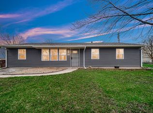 426 Nantucket Rd, Valparaiso, IN 46385