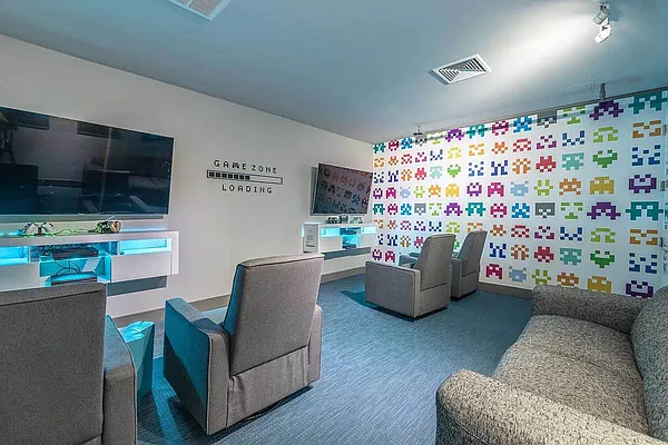 Rented by The KCI Group | media 40