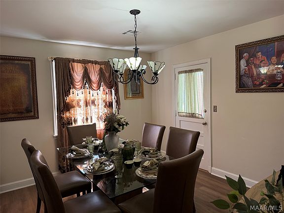 3rd image of 2775 Pelzer Ave