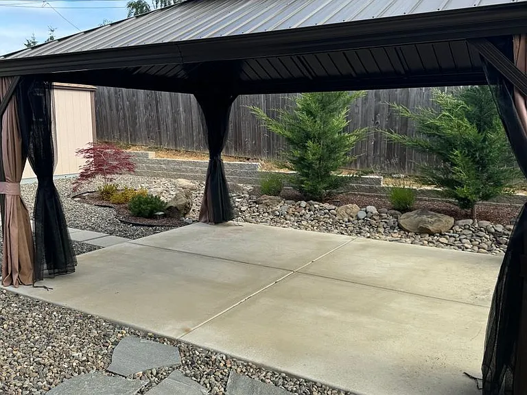 207 Addison Ave — Photo 16