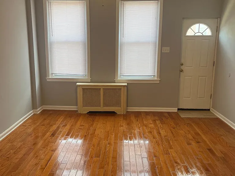 3260 Almond St — Photo 1