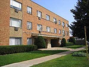 1st image of 2420 W Berwyn Ave APT 306