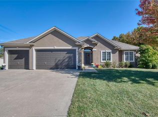 5101 S Brittany Dr, Blue Springs, MO 64015