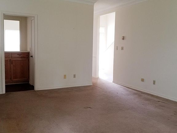 5th image of 8104 Fairway Villa Dr