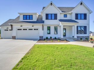 5756 Stonebridge Dr, Grandville, MI 49418