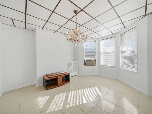 222 47th Street image 6 of 25