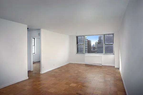 Rented by Manhattan Skyline | media 14