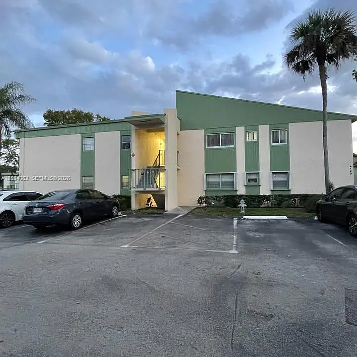 4140 NW 90th Ave #104