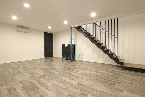 Rented by null | media 28