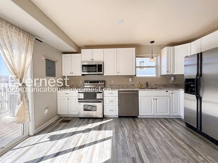 2040 Oakcrest Cir — Photo 5