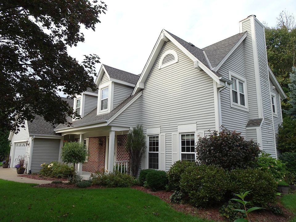 1st image of W241N5986 Goldencrest Ct