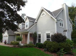 W241N5986 Goldencrest Ct, Sussex, WI 53089