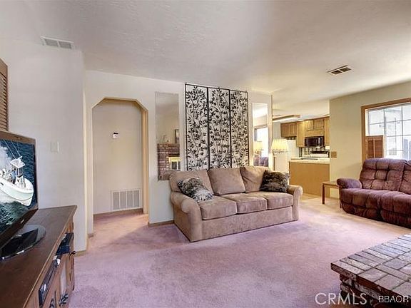 4th image of 223 S Finch Dr