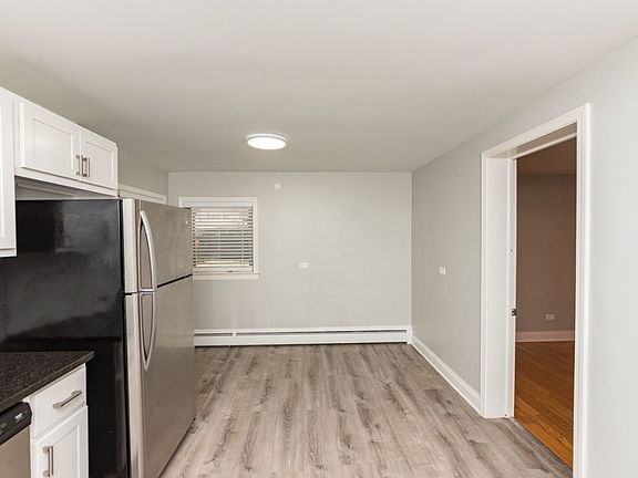 3rd image of 5020 N Washtenaw Ave #B