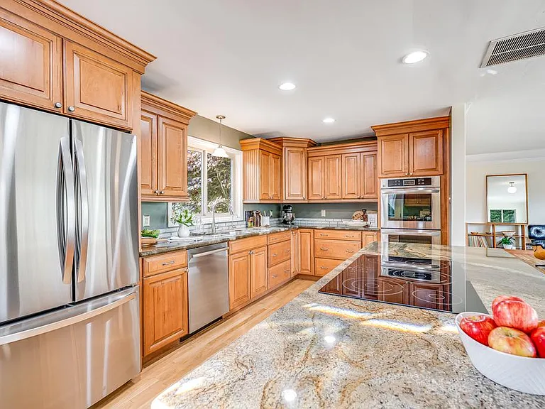4170 Marguerita Way — Photo 8