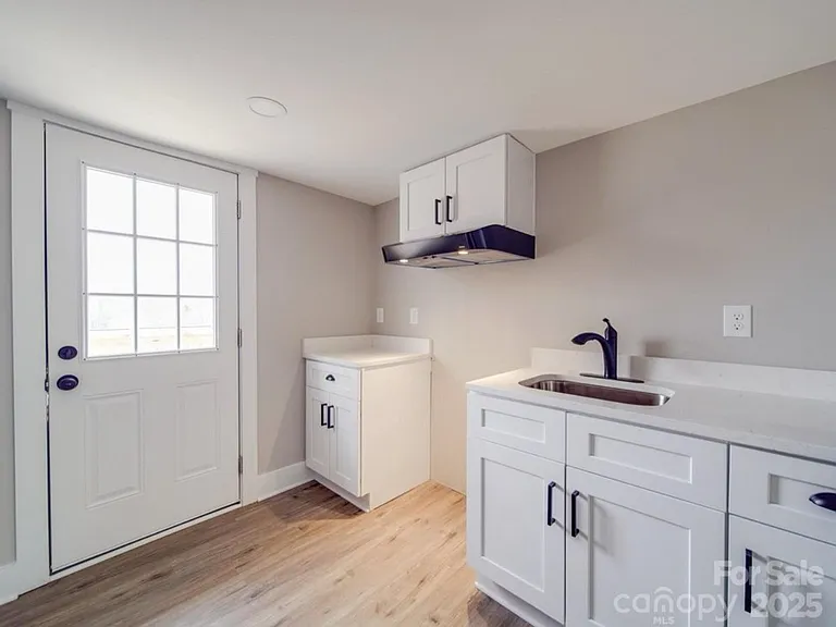 903 W End Ave #905 — Photo 16