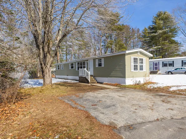 11 Village Street, Poland, ME 04274