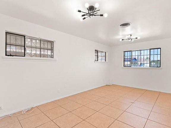 4th image of 3608 Titanic Ave