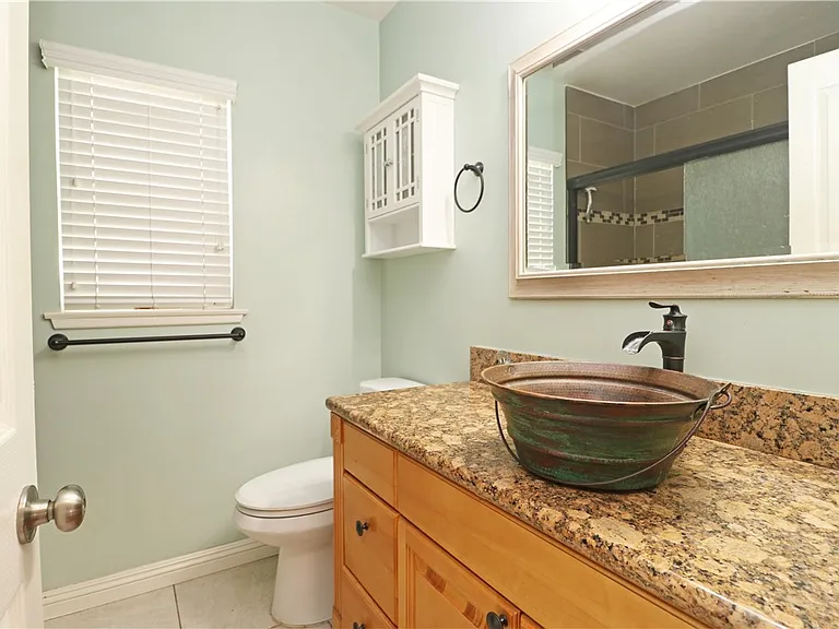 412 Catalpa Ave — Photo 13